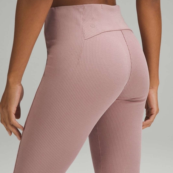 Lululemon Softstreme leggings - Picture 4 of 13